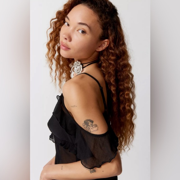 UO Silence + Noise Ezra Longline Flyaway Top - Picture 4 of 9